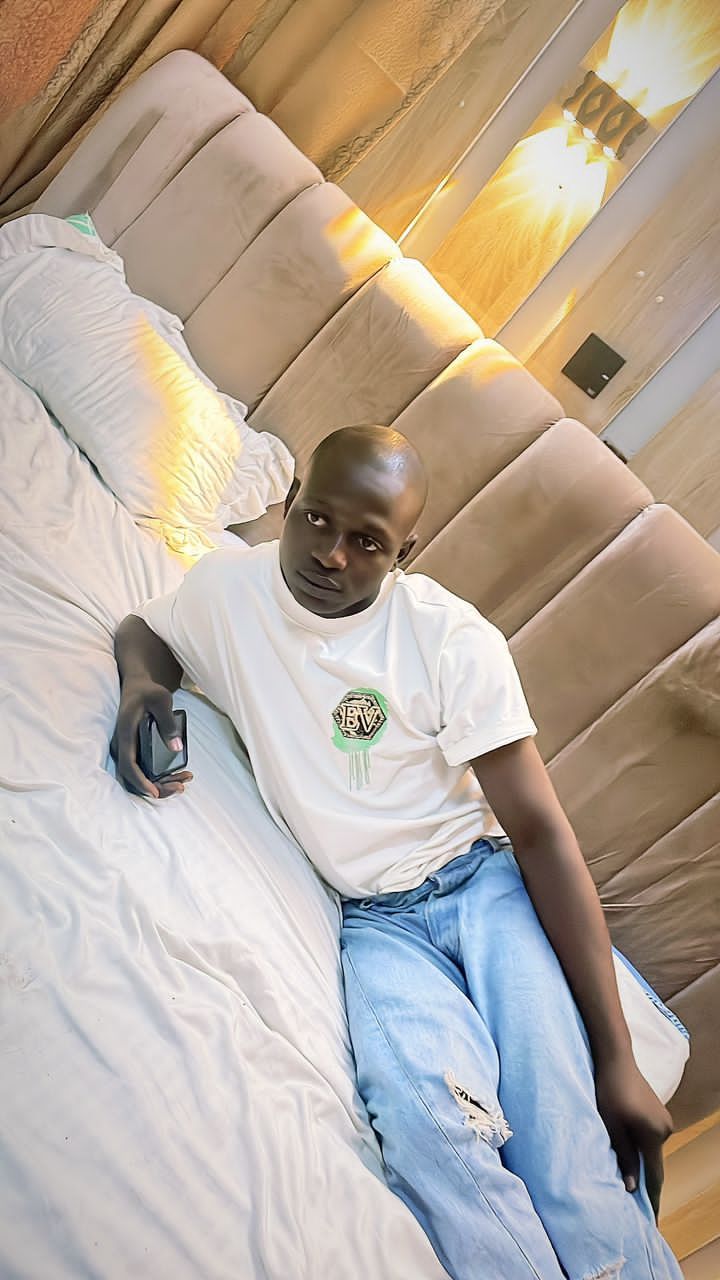 Alongeremoved